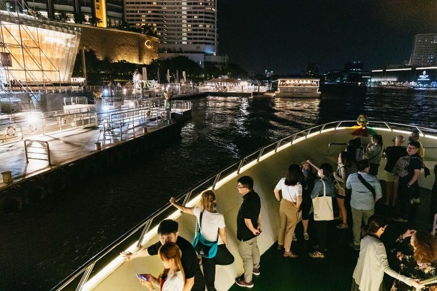 Bangkok: River Dinner Cruise on the Chao Phraya Princess - Setting out from Iconsiam after dark