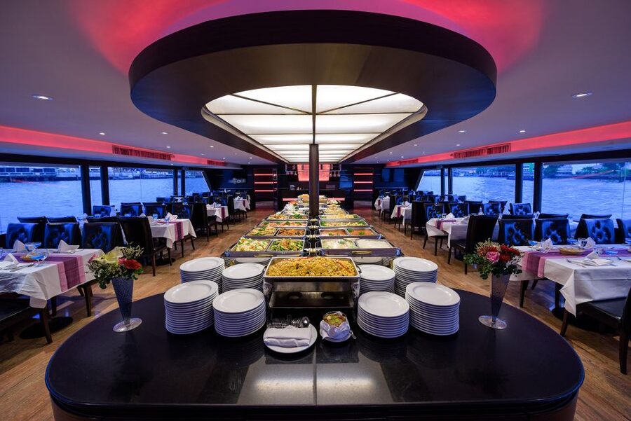 Bangkok: River Dinner Cruise on the Chao Phraya Princess - Service and the overall pace