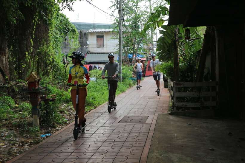 Bangkok: Riverside E-Scooter Adventure with StreetFood Snack - Food value at $38