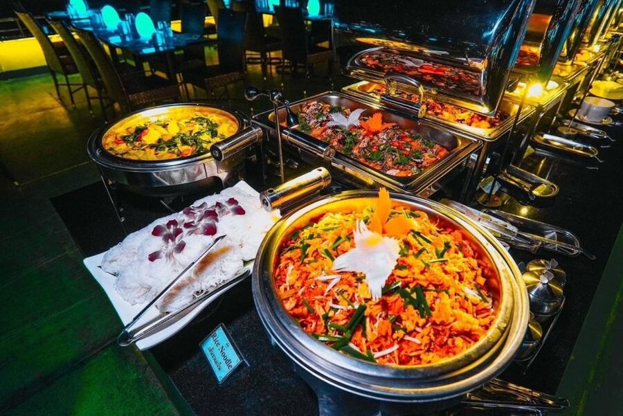 Bangkok: Royal Princess Chao Phraya Dinner Cruise - Dinner from Thai seafood to international dishes