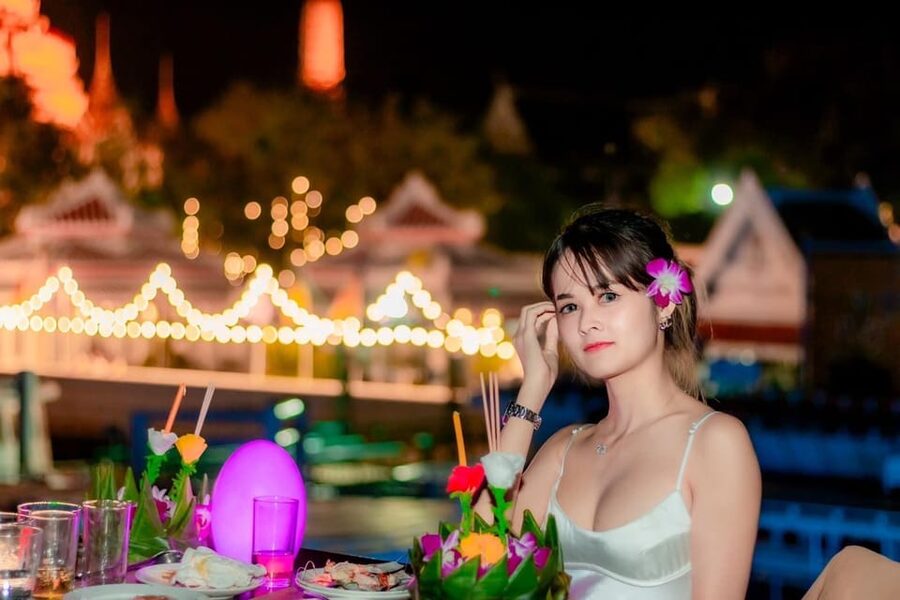 Bangkok: Royal Princess Cruise with Optional Hotel Transfer - Live music and the sound of a busy boat