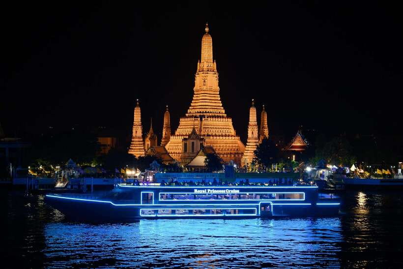 Bangkok: Royal Princess River Dinner Cruise with Live Music - What the three decks are really like