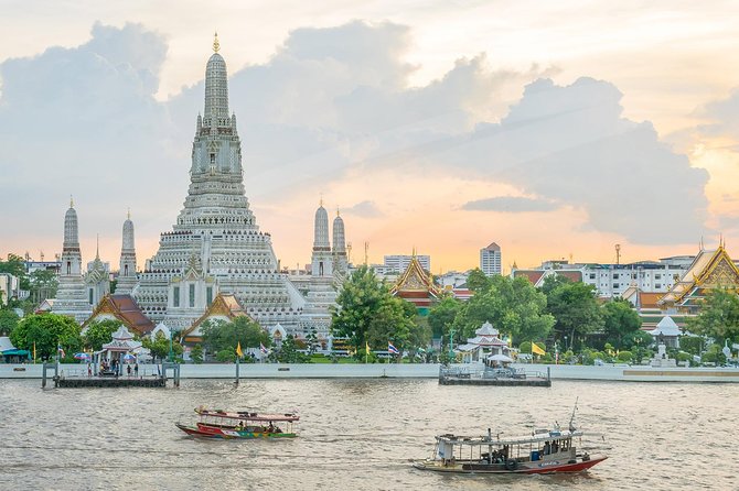 Bangkok Royal Road - Top 3 Major Monuments (Grand Palace, Wat Pho, Wat arun) - Entering the Grand Palace compound