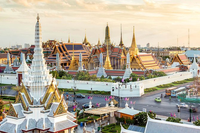 Bangkok Royal Road - Top 3 Major Monuments (Grand Palace, Wat Pho, Wat arun) - Crossing the Chao Phraya by boat