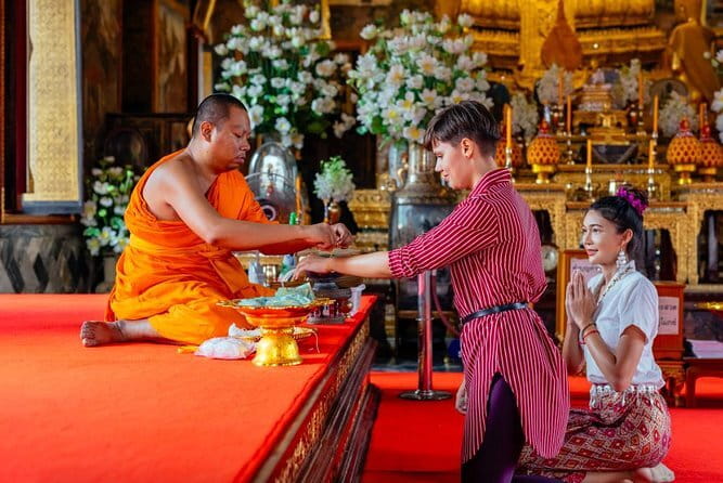 Bangkok's Best: City Highlights & Floating Market Private Tour - Crossing the river to Wat Arun