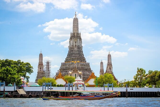Bangkok's Best: City Highlights & Floating Market Private Tour - Chinatown and the Kuan Yim connection