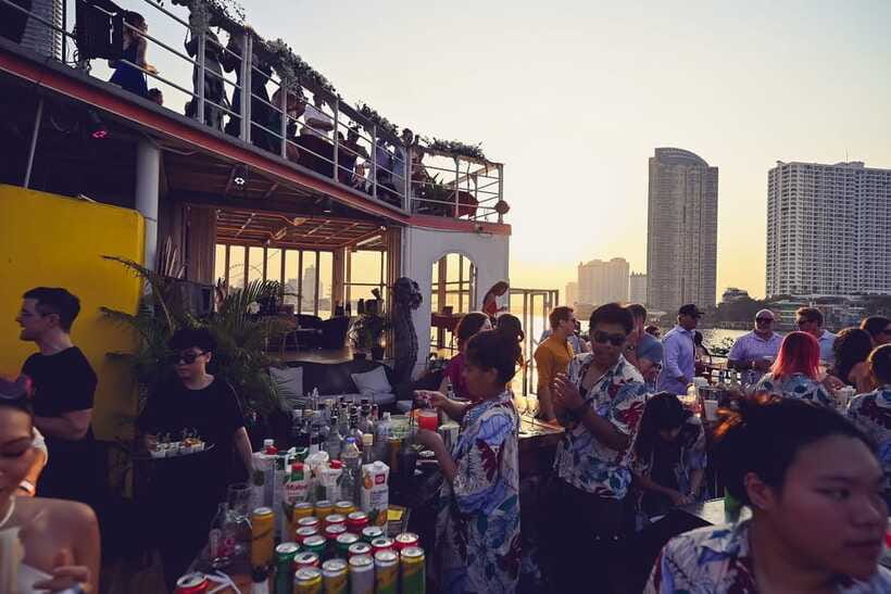 Bangkok's Best Party Boat - What the $28 price gets you