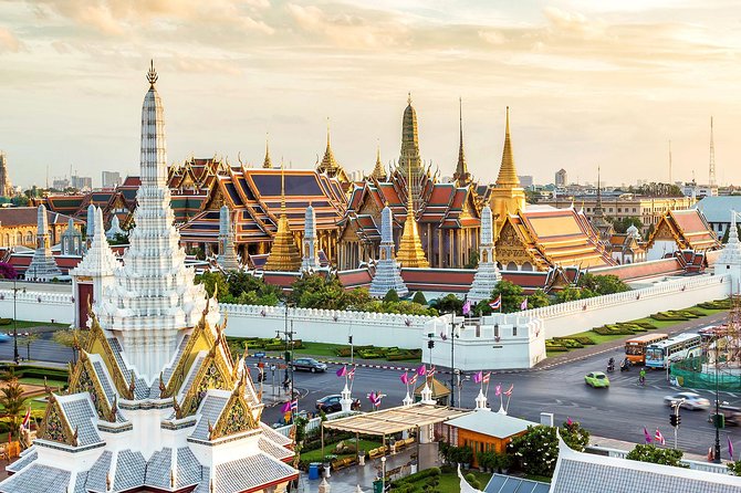 Bangkok's Grand Palace Complex and Wat Phra Kaew Tour - What the guide adds to the experience