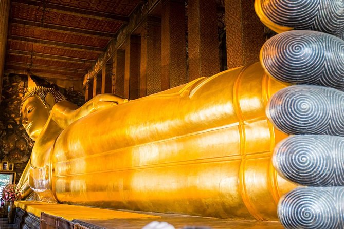 Bangkok's Landmarks Tour : GrandPalace WatTraimit WatPho WatArun - Why the included transport matters in Bangkok