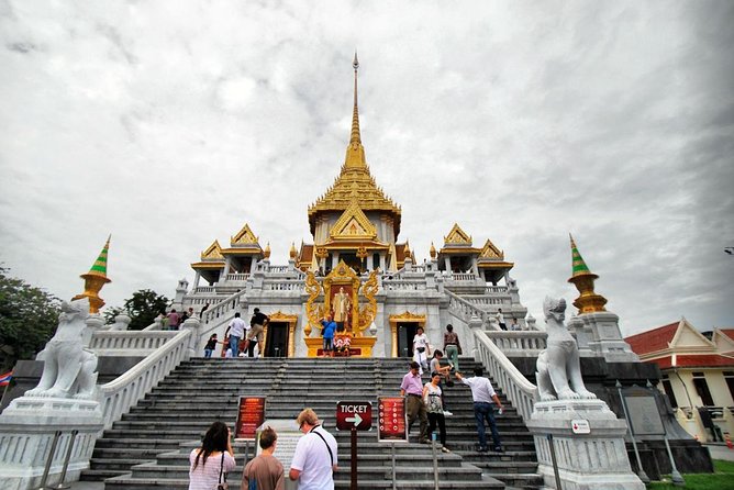 Bangkok’s Three Iconic Temples: Wat Traimit, Wat Pho & Wat Arun - Practical details that can make the day better