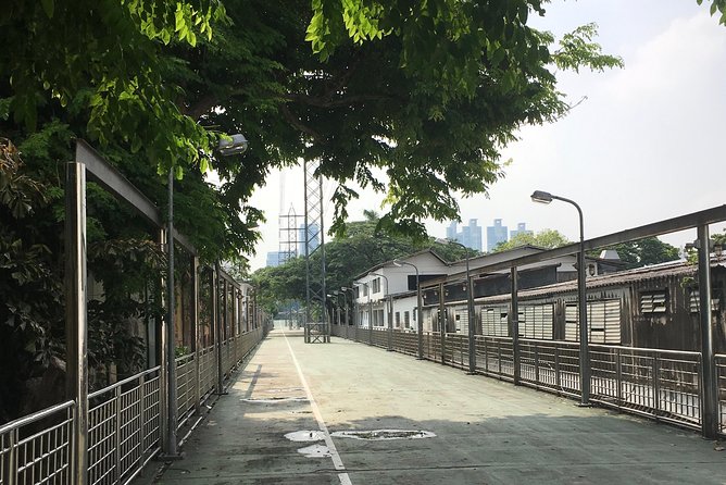 Bangkok's Wireless Road: A Self-Guided Audio Tour - Shopping, convenience stores, and everyday clues