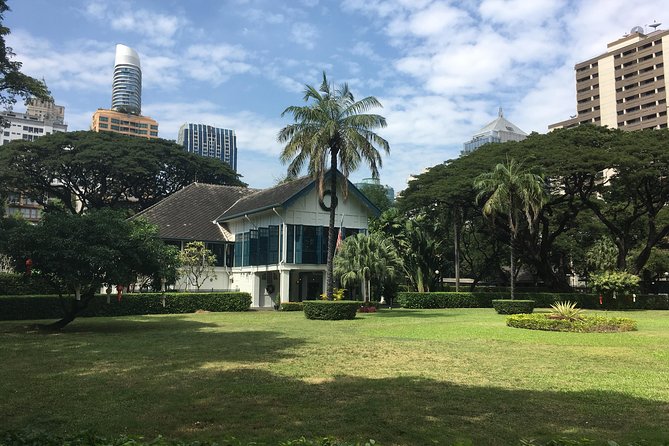 Bangkok's Wireless Road: A Self-Guided Audio Tour - Spirit houses, Hindu gods, and the Trimurti shrine