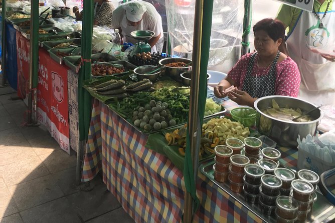 Bangkok's Wireless Road: A Self-Guided Audio Tour - The Green Mile toward Lumpini Park