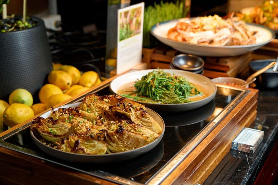 Bangkok: Saturday Dinner Buffet at W Bangkok - Service that adds a personal touch