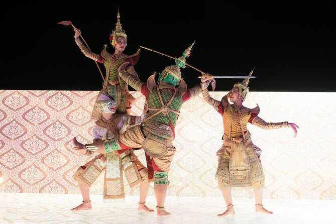 Bangkok Sawasdee Chaophraya Dinner Cruise from ICONSIAM - Live music, dancing, and the onboard mood