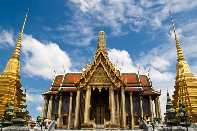 Bangkok Self-Guided Audio Tour - Marble Temple and Bangkok Art & Culture Centre: old and new Bangkok