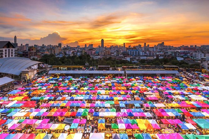 Bangkok Selfie Expert Tour: Little India, Wat Traimit & Wat Pho - Morning and afternoon timing