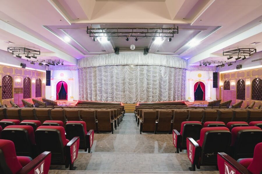 Bangkok: Skip-the-Line Golden Dome Cabaret Show Tickets - Exchanging Your Voucher at the Theater
