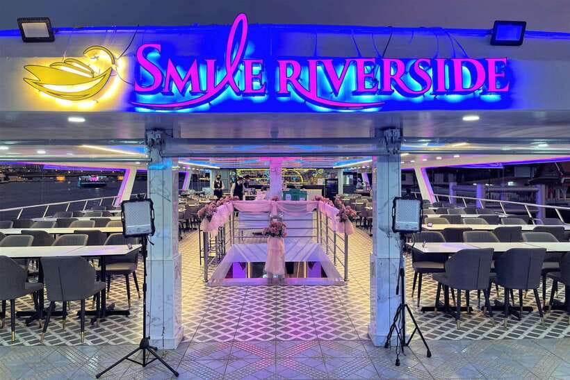 Bangkok: Smile Riverside Dinner Cruise - Practical tips for a smoother evening