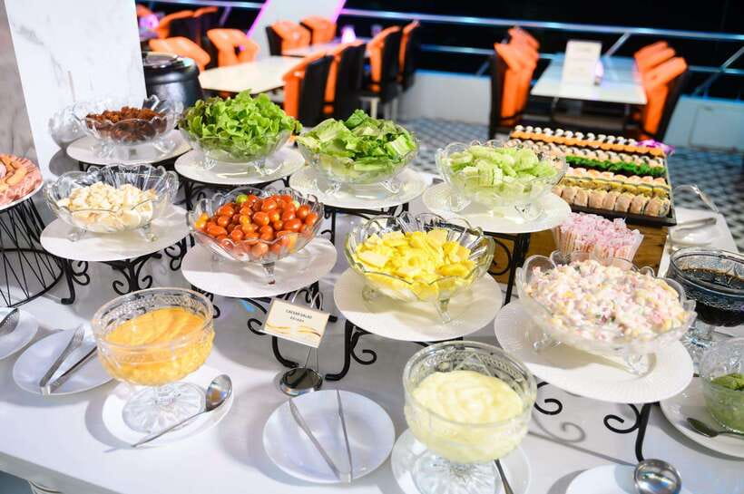 Bangkok: Smile Riverside Dinner Cruise - ICONSIAM and the opening river views