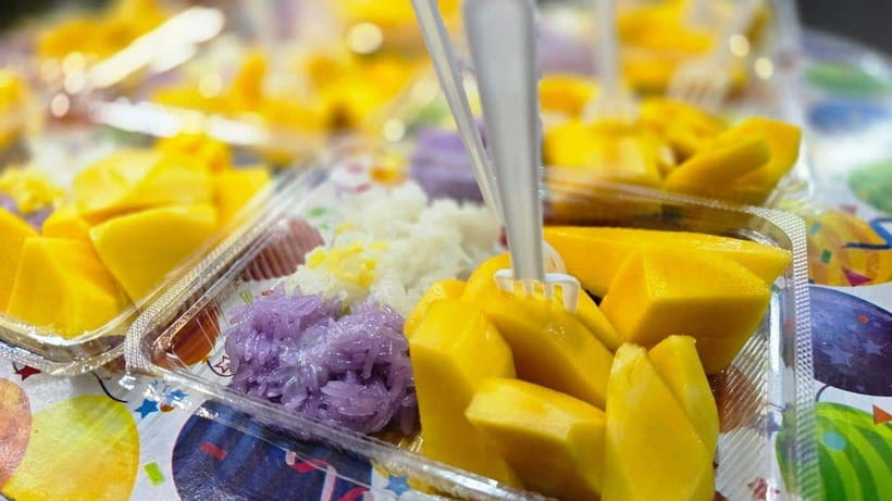 Bangkok: Street Food Tasting Tour at Night - Booking and practical advice