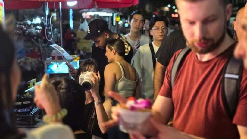 Bangkok: Street Food Tasting Tour at Night - Starting at Wat Mangkon MRT Exit 3