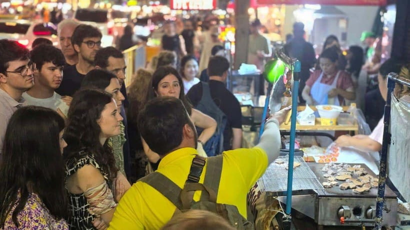 Bangkok: Street Food Tasting Tour at Night - What each part of the food walk offers