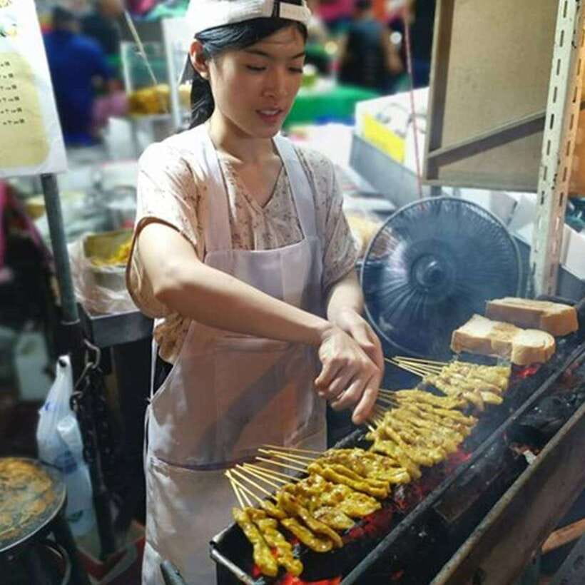 Bangkok: Street Food Tasting Tour at Night - Walking Chinatown after dark