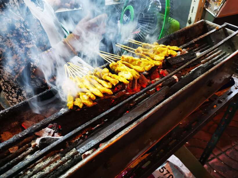 Bangkok: Street Food Tasting Tour at Night - Who will enjoy this most