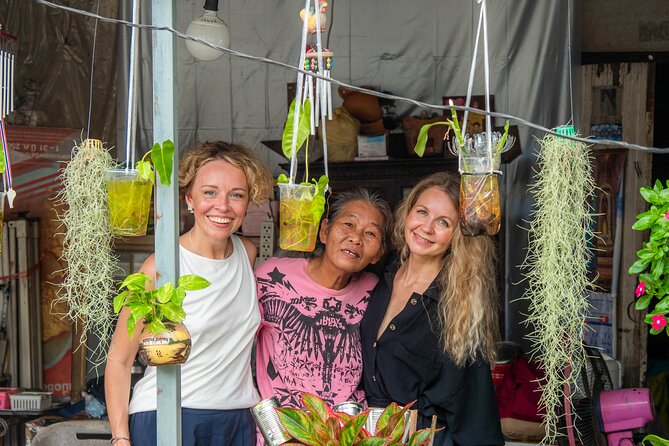 Bangkok Street Hidden Gems Photography Tour - Seeing local life from a canal boat