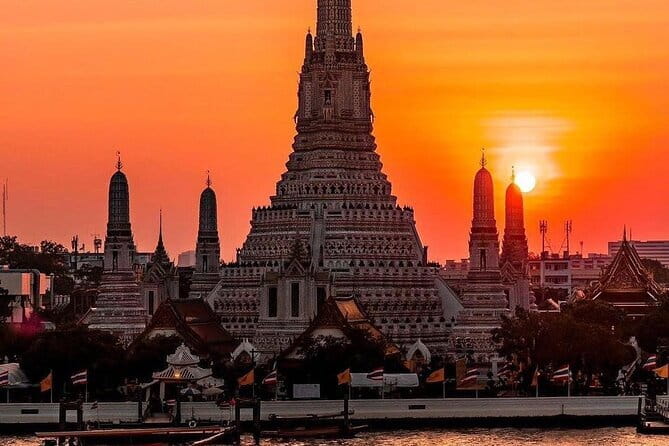 Bangkok : Sunset Food tour by Tuk Tuk boat with big Buddha view - Why this Bangkok evening works