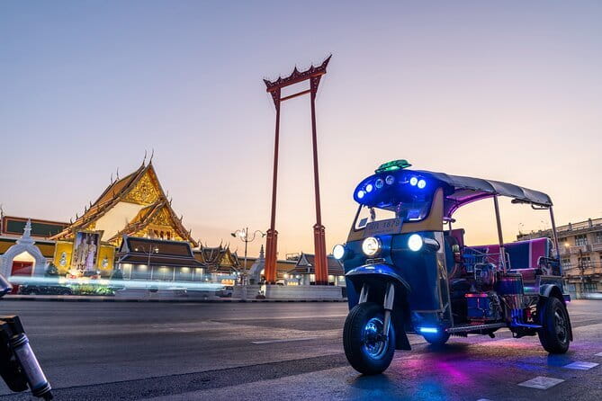 Bangkok : Sunset Food tour by Tuk Tuk boat with big Buddha view - Who should book this evening