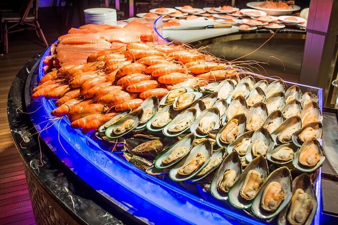Bangkok Sunset or Evening Dinner Cruise (The Planet Cruise) - How crowded is it?