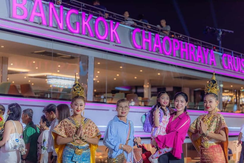 Bangkok: The Newest Luxury 5-Star Bangkok Chao Phraya Cruise - A new three-deck boat with a useful rooftop design