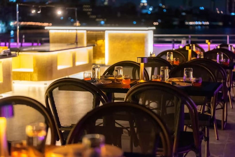 Bangkok: The Newest Luxury 5-Star Bangkok Chao Phraya Cruise - A buffet that offers more than a basic boat dinner