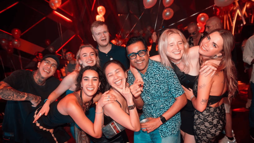 Bangkok: The Speakeasy, Rooftop & Iconic Venues Pub Crawl - Hemingway’s: a useful first stop