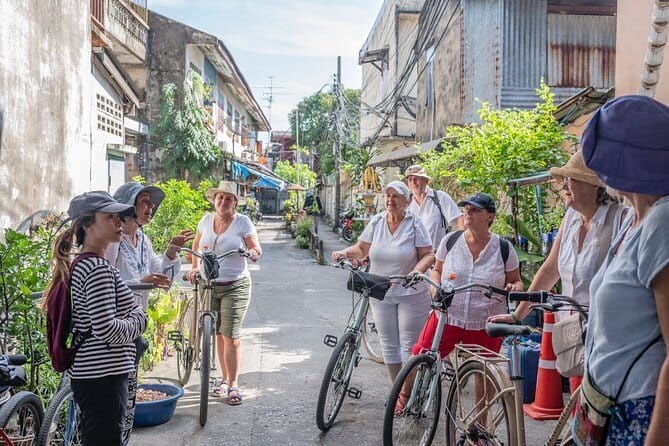 Bangkok Thonburi Backstreets and 3 Peaceful Temple Bike Tour - Wat Nak Prok and the quieter details
