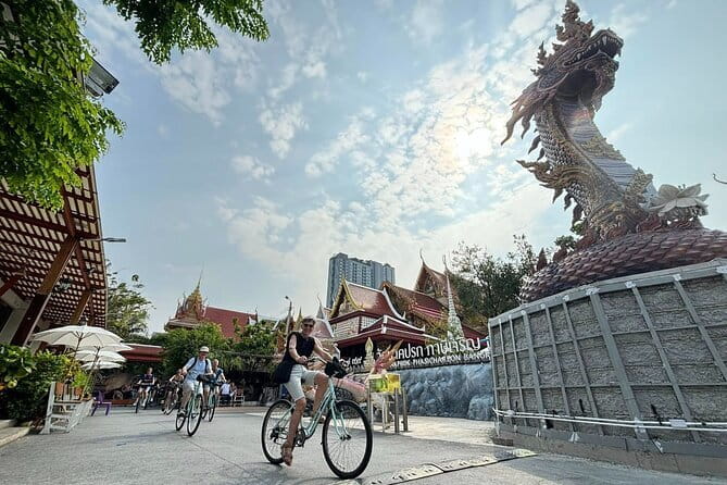 Bangkok Thonburi Backstreets and 3 Peaceful Temple Bike Tour - Wat Pho Nimit and the first taste of quiet Bangkok