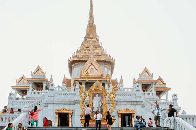 Bangkok Three Temples and The City - The guide can make or break the morning