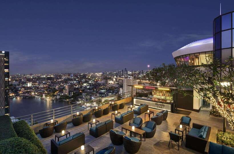 Bangkok: ThreeSixty Rooftop Bar at Millennium Hilton - Indoor Comfort Versus the Open Terrace