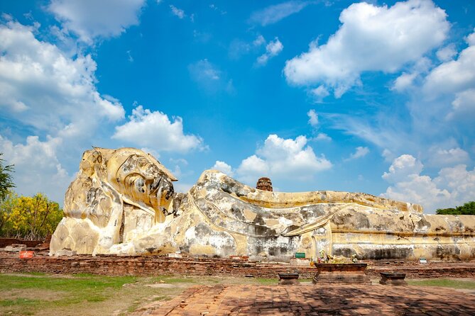 Bangkok to Ayutthaya: Temples & Local Candy One Day Tour - Roti Sai Mai adds local flavor to the ruins
