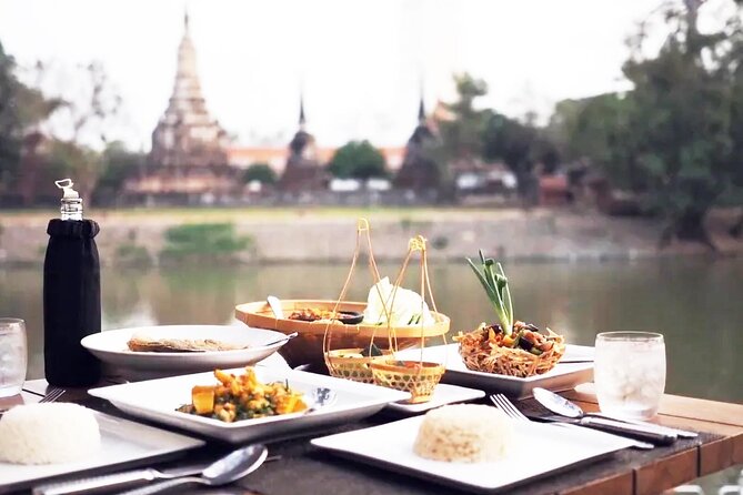 Bangkok to Ayutthaya: Temples & Local Candy One Day Tour - Wat Mahathat and the Buddha in the tree roots