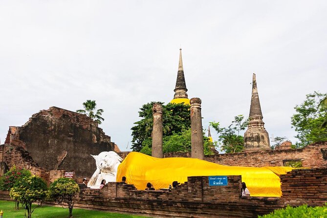 Bangkok to Ayutthaya: Temples & Local Candy One Day Tour - What the private vehicle and guide add