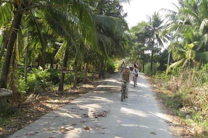 Bangkok Tour by Boat and Bike - Cycling through villages and local markets