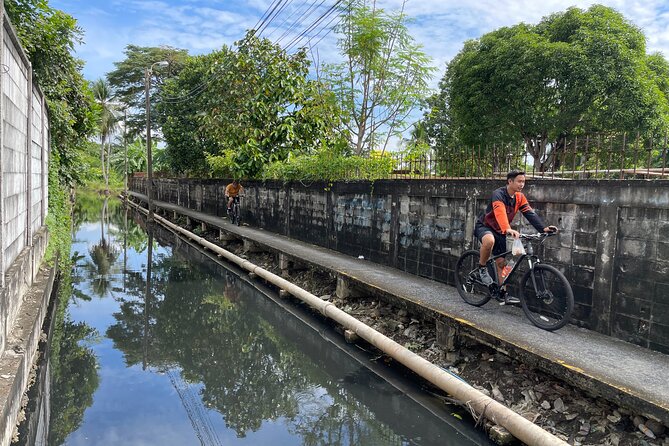 Bangkok Tour by Boat and Bike - Choosing between a kayak and canoe