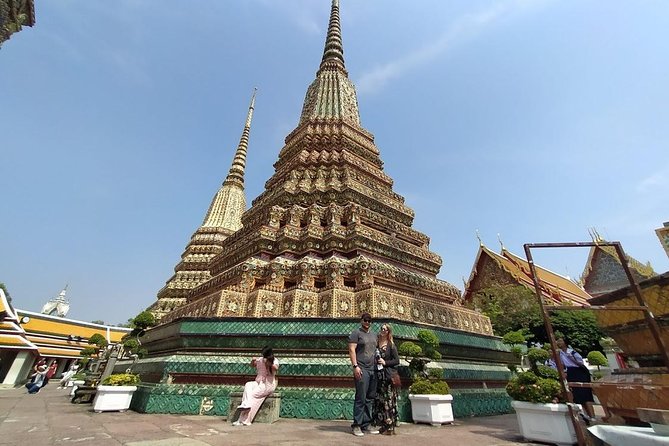 Bangkok Tour: Highlights & Hidden Gems & Long Tail Boat - Wat Pho and the Reclining Buddha