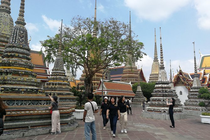 Bangkok Tour: Highlights & Hidden Gems & Long Tail Boat - The guide can make or break the experience