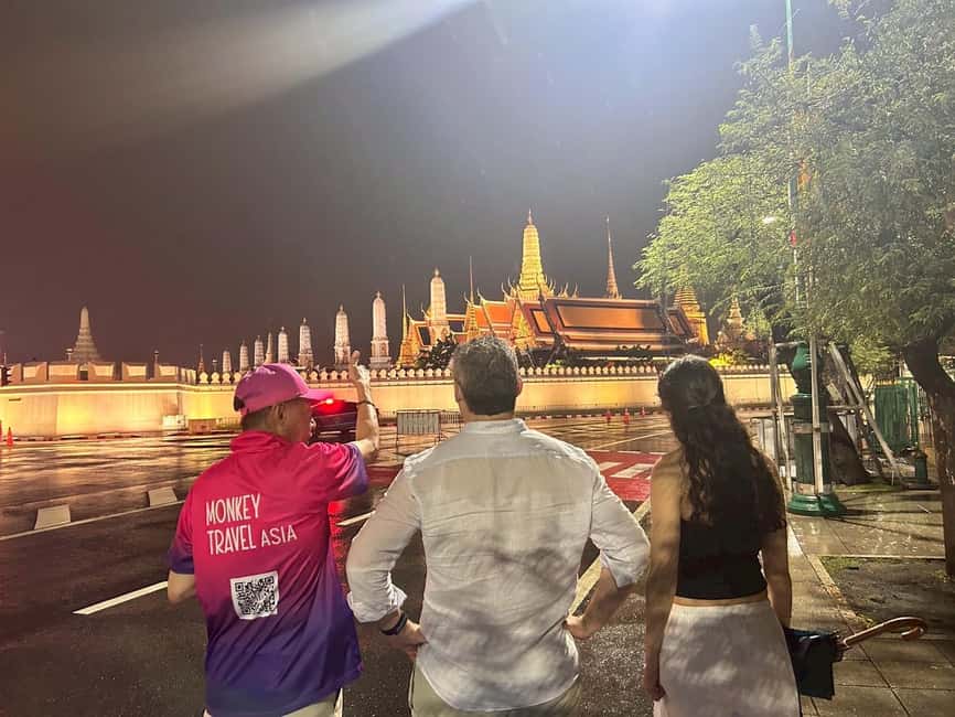 Bangkok: Tuk Tuk Adventure Chinatown Michelin Food & Temples - Why this tuk tuk tour works after sunset