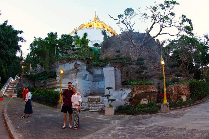 Bangkok Tuk Tuk Tour - Hotel-pickup & Dinner - Kuan Yim Shrine and the old Chinatown edge