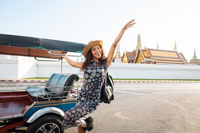 Bangkok Tuk Tuk Tour - Hotel-pickup & Dinner - Chinatown, food stalls, and dinner